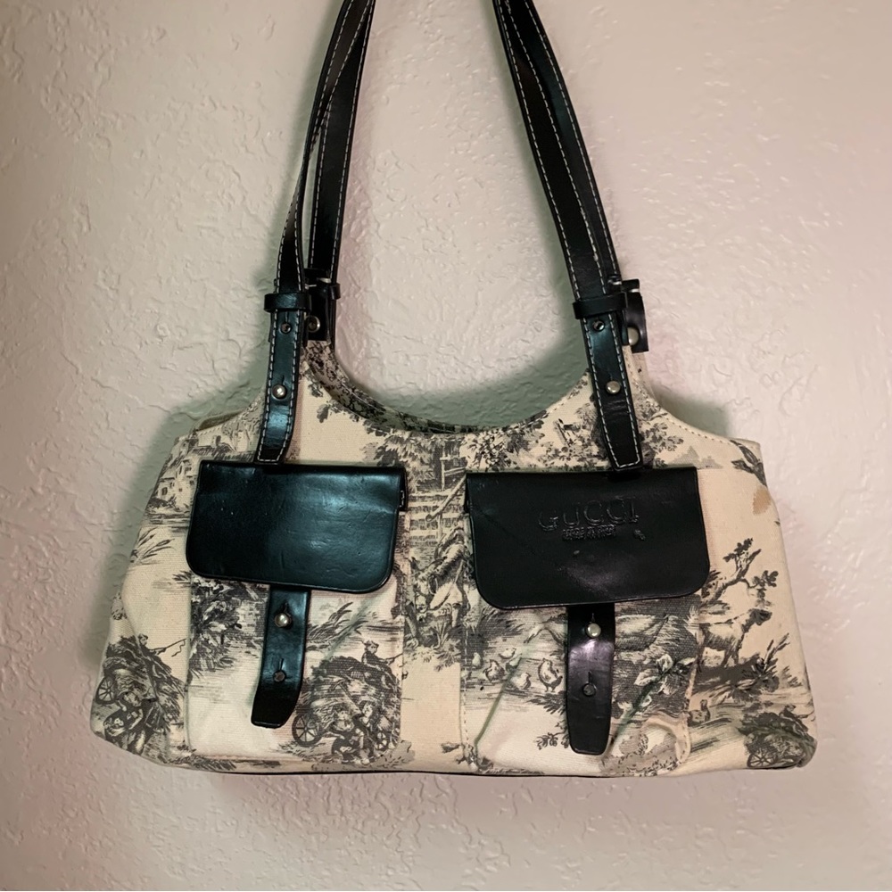 Adorable Handbag 🤍🤎